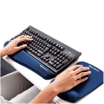 FELLOWES Mausmatte Plushtouch 9287302 blau, mit Handgelenkauflage