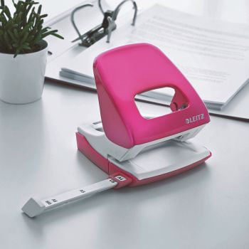 LEITZ Bürolocher NewNeXXt 50081023 pink für 30 Blatt