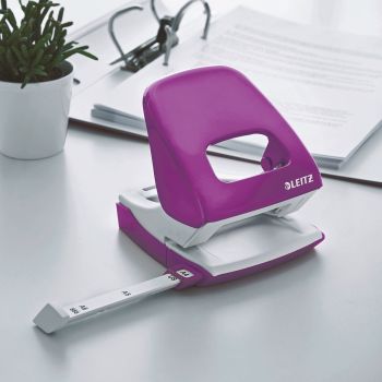 LEITZ Bürolocher NewNeXXt Metall 50081062 violett für 30 Blatt