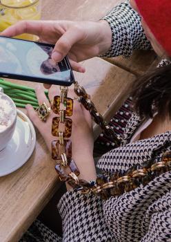 ZANAÉ Phone Necklace Golden Fire 17445 Leopard & Gold animal print