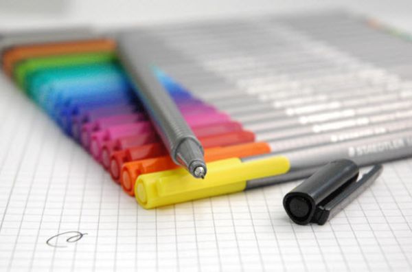 STAEDTLER Feinschr. triplus 334 0,3mm 334 SB4 4 Farben ass.