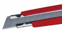 NT Cutter 18mm L-500P mit 3 Klingen